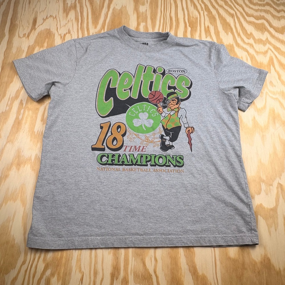 NBA Boston Celtics 18 Time Champions T-Shirt Mens Medium Gray Lucky Leprechaun